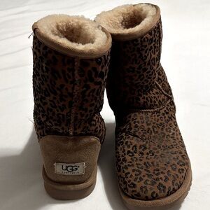 UGG Brown Leopard Boots, Sz 8